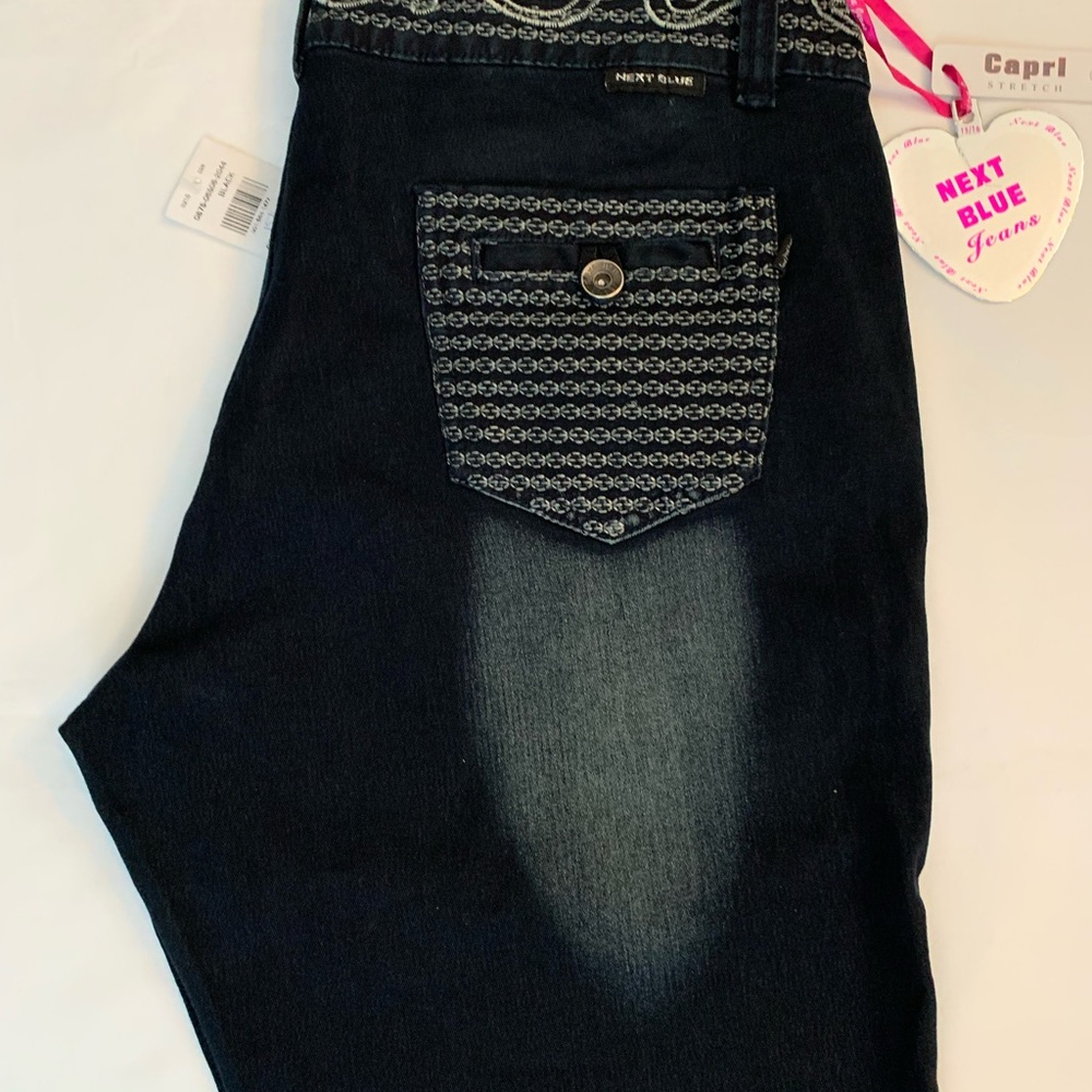Women’s Black Embroidered Jeans - Picture 4 of 15
